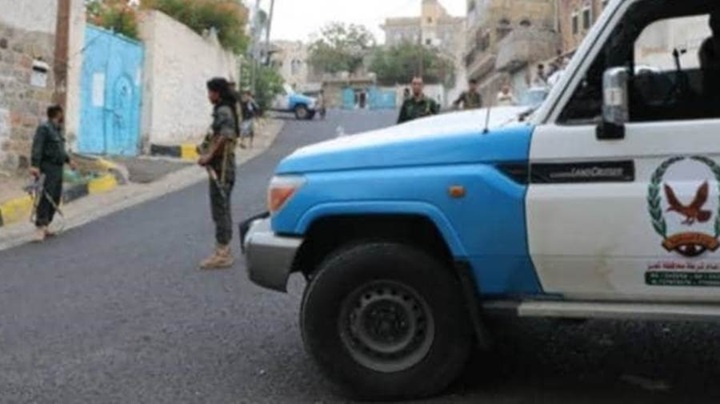 القبض على متهم بإطلاق النار على دورية أمنية في تعز