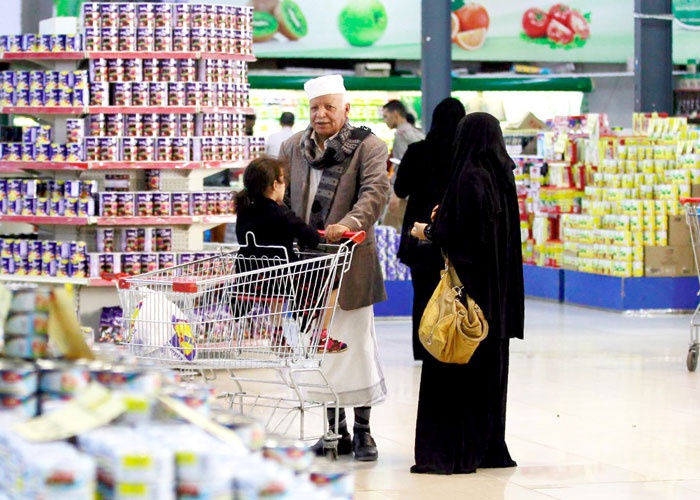 اليمن: ارتفاع جنوني في أسعار المواد الأساسية شمالاً وجنوباً بنسب عالية.. وتوقعات بالمزيد