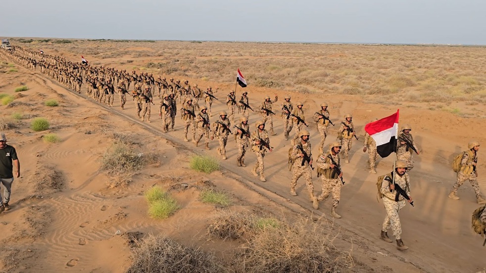 وحدات رمزية بالمنطقة الخامسة تنفذ مسيرا عسكريا لمسافة عشرين كيلو مترا