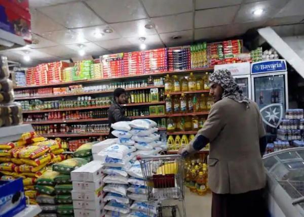 خبير اقتصادي يحذر تجار اليمن من تداعيات الرسوم الجمركية الأمريكية: رتبوا أوضاعكم واستعدوا