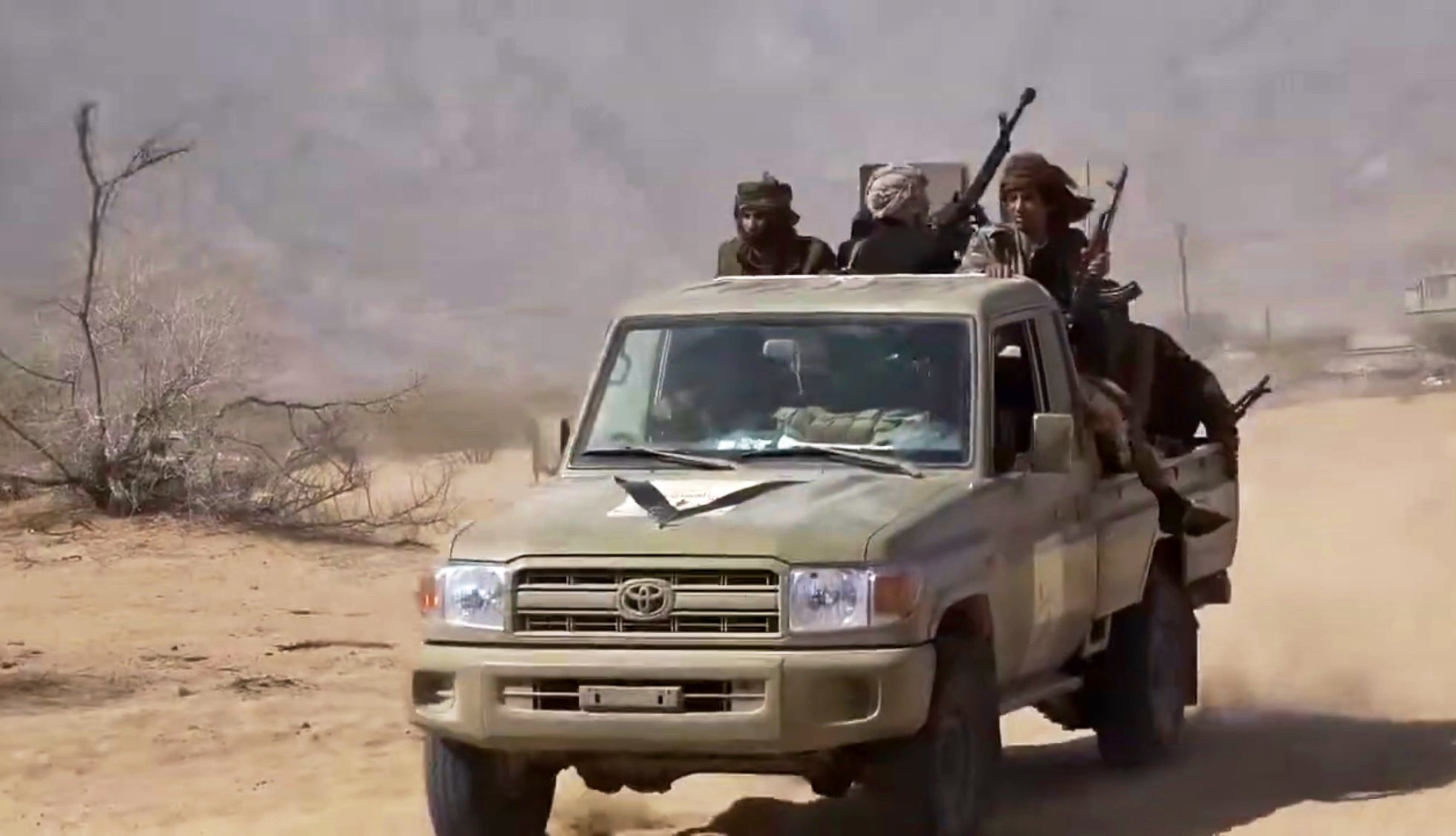 الحوثيون يهاجمون مأرب من محورين وهذه نتائج الهجوم والطرف المنتصر
