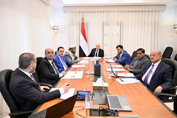 الرئاسي اليمني يوجه بانتظام عمل الحكومة من الداخل والتعاطي العاجل مع 5 أولويات