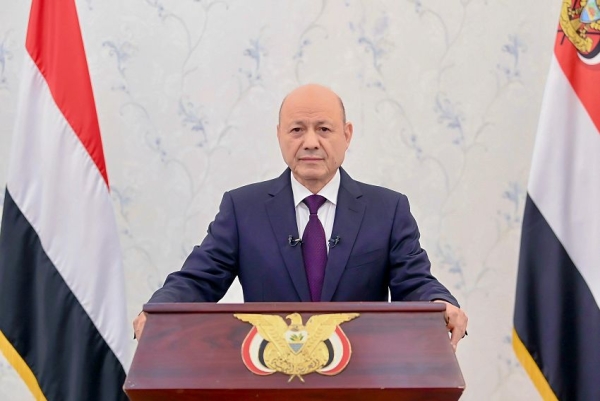 العليمي يتهم الحوثيين بتنفيذ أجندة إيرانية ويؤكد التزام الحكومة بالسلام وحماية المدنيين