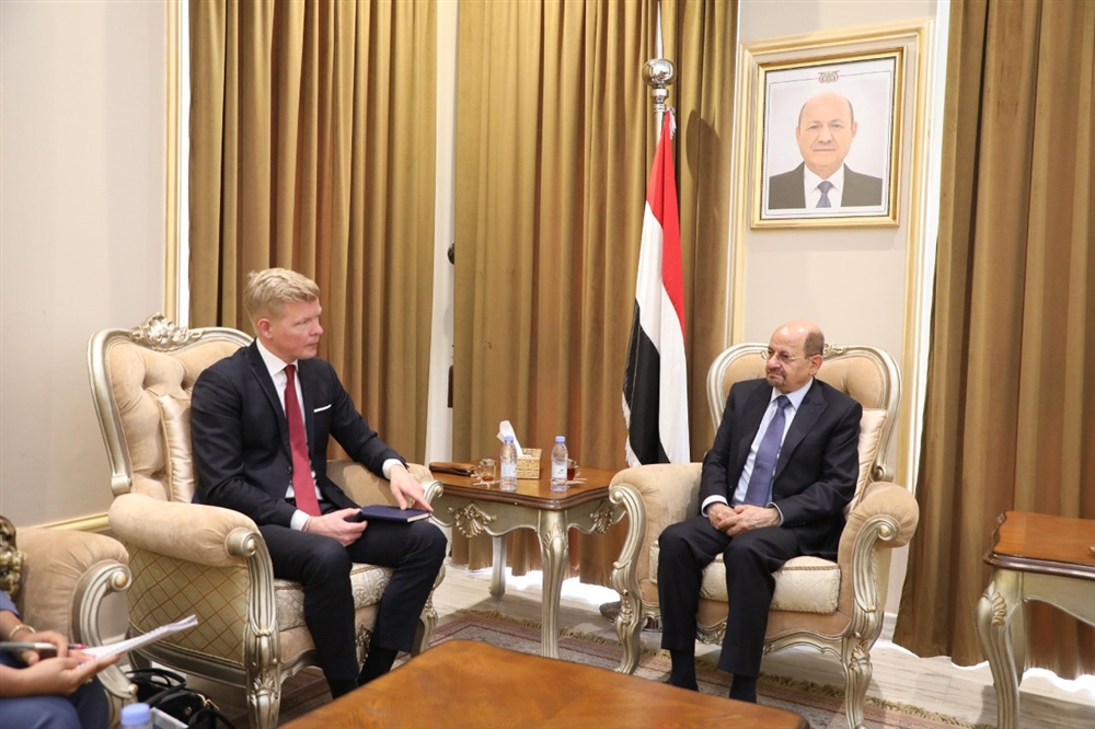 الحكومة تحذّر من العبث الدولي... وتدعو الأمم المتحدة لكسر صمتها أمام إرهاب الحوثيين