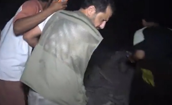 سقوط 17 مدنيا بين قتيل وجريح إثر غارات أمريكية على مدينة سكنية غرب اليمن (اعلام حوثي)