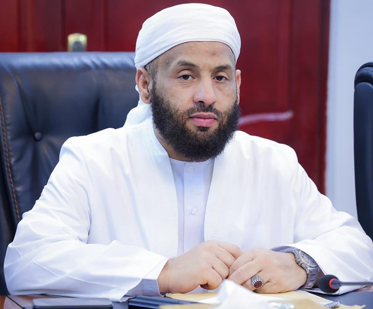 وزير الأوقاف اليمني ردا على فيديوهات شكاوى الحجاج: لا ننساق وراء الضغط الإعلامي ونتعامل بجدية مع كل شكوى