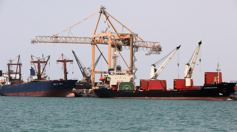 ماذا يعني التحذير الامريكي من التعامل مع الموانئ الحوثية؟