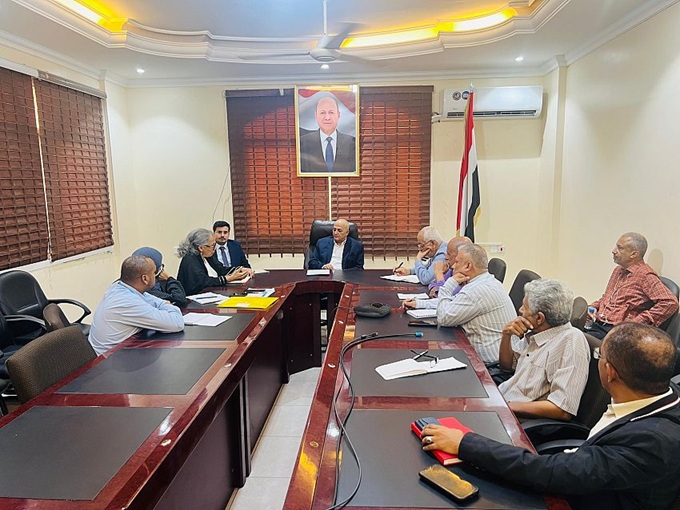 الشرجبي يبحث مع "اليونيسف" معالجات أزمة المياه في تعز والتحول إلى الطاقة الشمسية