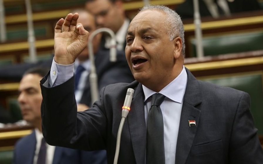 نائب مصري يتحدث عن كواليس الافراج عن يمنيين اعتلقوا بسبب دولارات ويجدد الدعوة لمنهم إقامات مؤقتة 