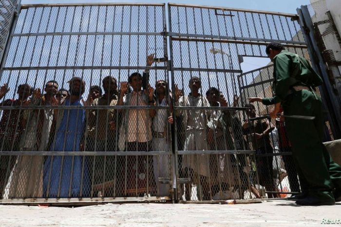 صفقة دم في إب.. متهم بالقتل يشتري حريته من سجن حوثي بثلاثة ملايين