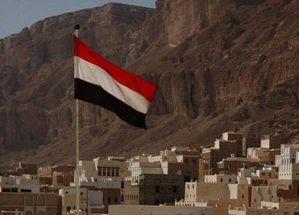 صحيفة الأهرام: الحوثيون والانتقالي يتشاركون هدف تقسيم اليمن رغم تناقض الرؤى