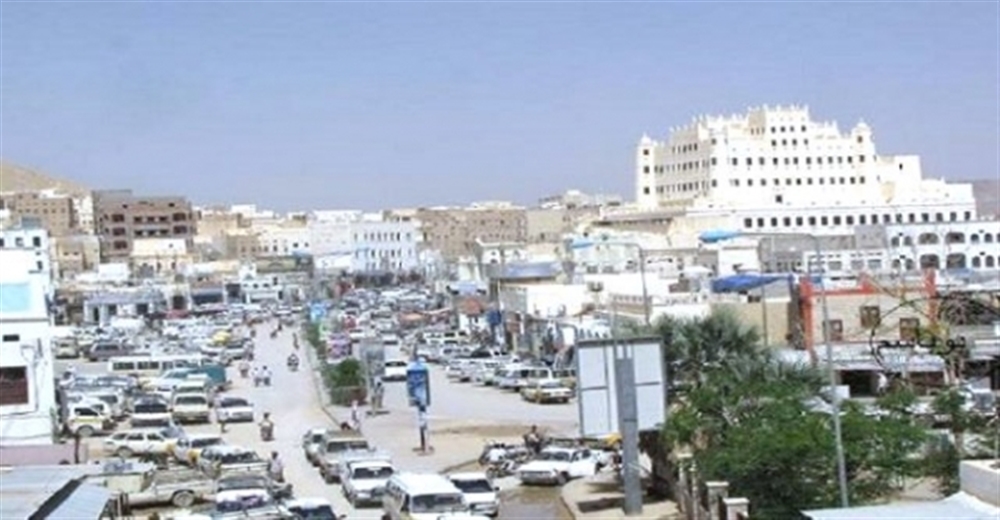 بينهم امرأة.. ضبط شبكة مشتبه بها بترويج وتعاطي المخدرات في سيئون بحضرموت