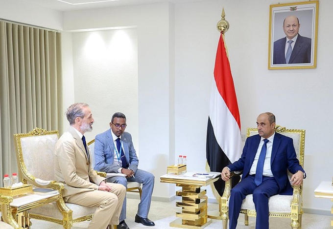 رئيس الحكومة اليمنية يدعو الأمم المتحدة لتسريع نقل مقراتها إلى عدن ومواجهة تراجع التمويلات الإنسانية