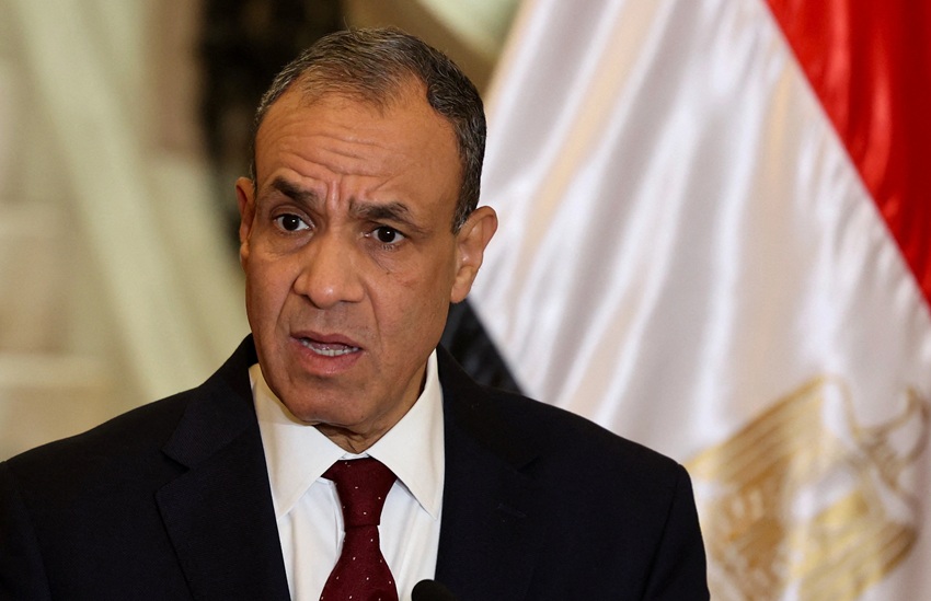 وزير خارجية مصر يحذر: التوتر في البحر الأحمر يسبب ضررا كبيرا وعسكرته لا تخدم أي طرف