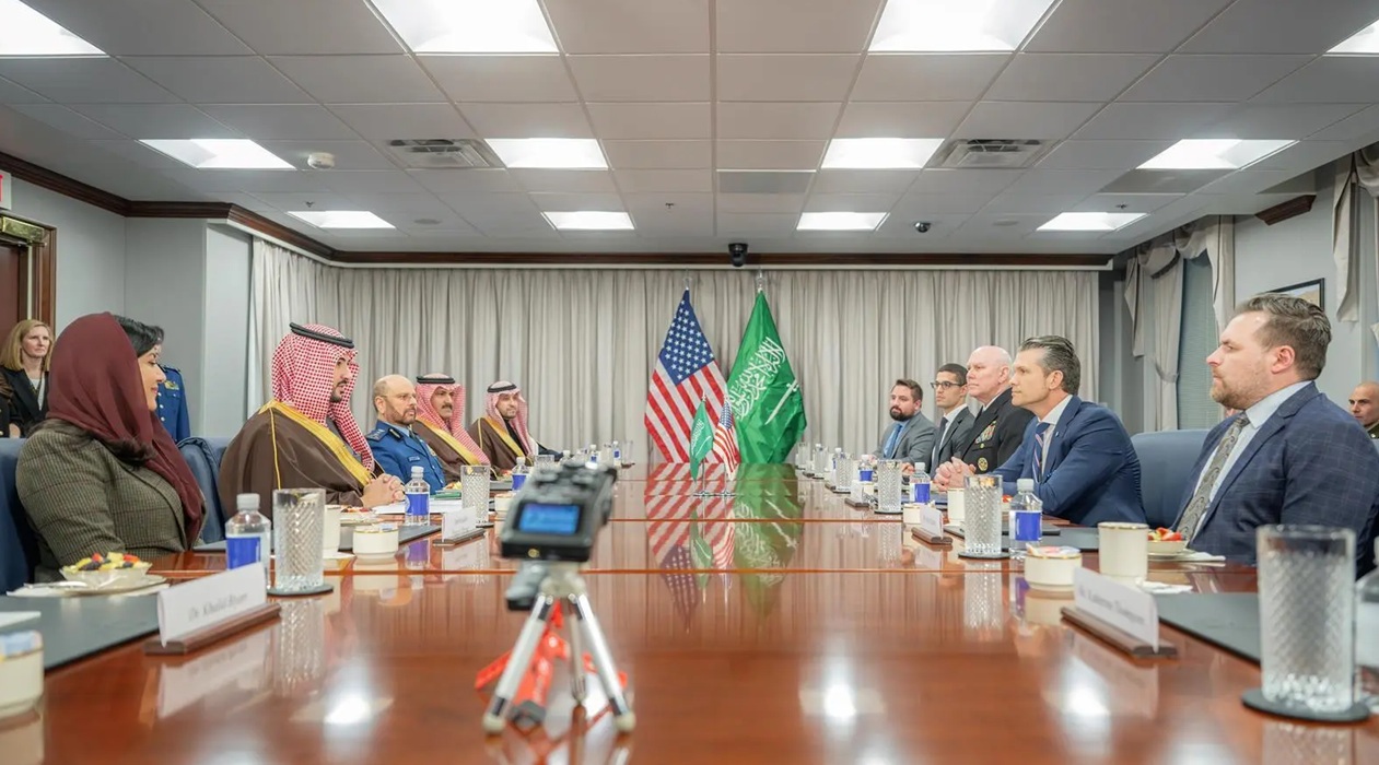 الحوثيون ضمن الأجندة.. مباحثات عسكرية أميركية سعودية تناقش مساعي تحقيق الأمن والاستقرار في المنطقة