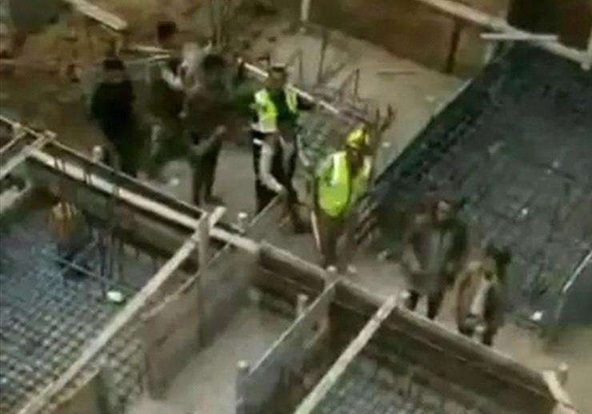 حادث مأساوي يودي بحياة عامل ويصيب آخرين في صنعاء