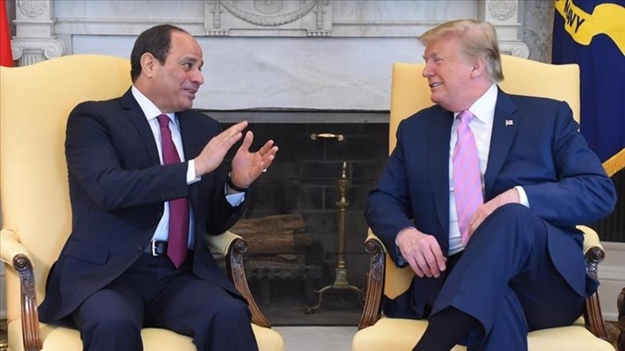 مصدر دبلوماسي: ترامب طرح على السيسي إعفاء السفن الأميركية من رسوم السويس مقابل مواجهة الحوثيين