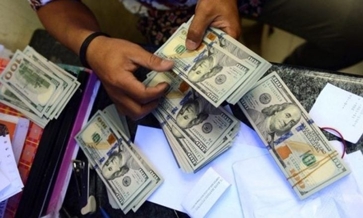 الانتقالي يعلن رفضه القرار الحكومي المرتقب بشأن رفع سعر الدولار الجمركي