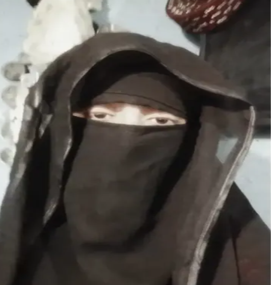 الكشف عن حقيقة مقتل فتاة يمنية على يد شقيقها في بث مباشر
