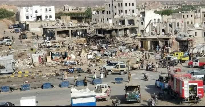 دفنوا أحبابهم بصمت.. الحوثيون يُرهبون أهالي ضحايا صرف بصنعاء ويمنعون حتى الدموع