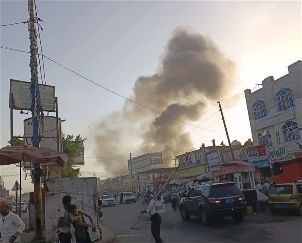 انفجار محل أسلحة في مفرق ماوية بتعز يودي بحياة مدنيين بينهم نساء وأطفال