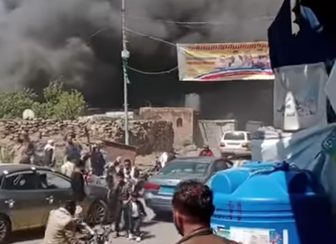 حريق هائل يلتهم سوقًا تجاريًا في إب ويخلّف خسائر فادحة - [فيديو]