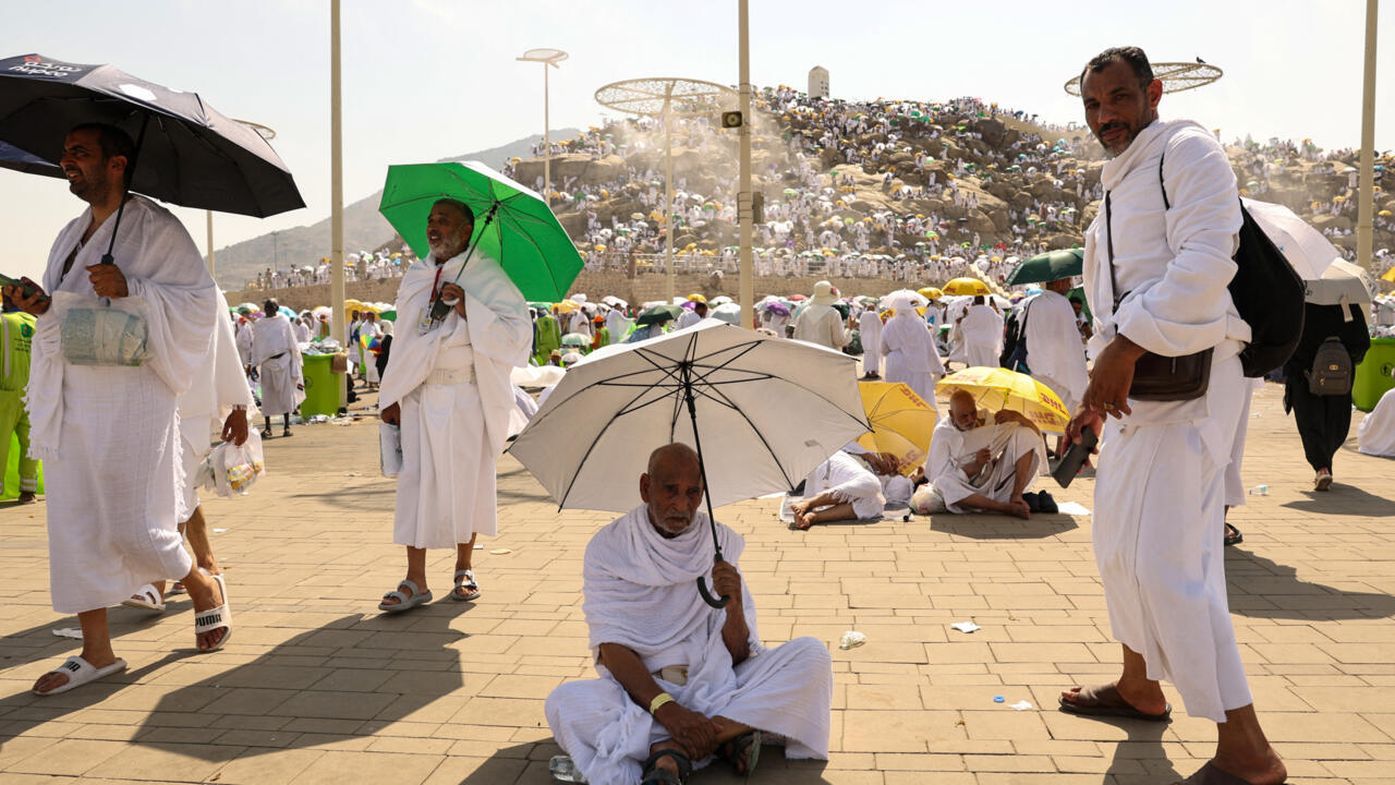 السعودية.. وزارة الحج والعمرة تصدر تنبيهات هامة لحجاج بيت الله الحرام